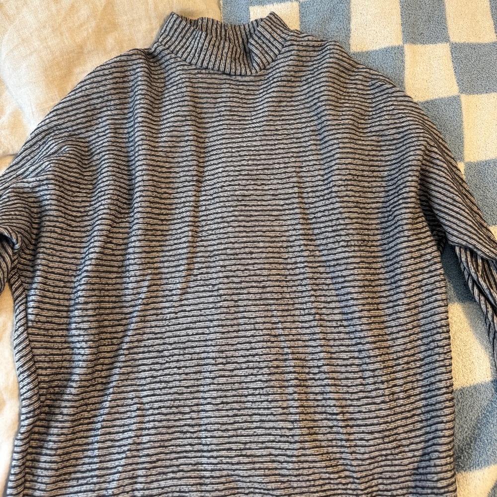 Mock Neck Sweater UO Womens M